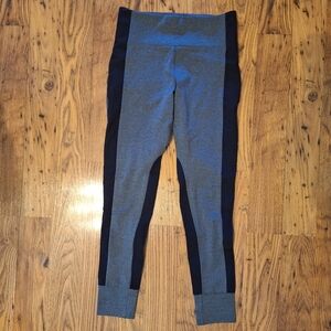 NWOT ATHLETA Gray Black Leggings Breathable Size Small